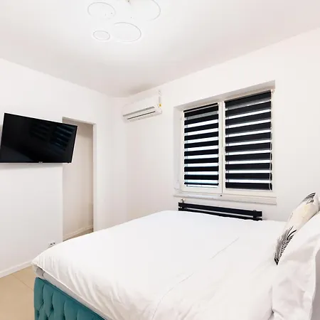 Modern 2br *