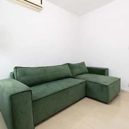 Modern 2br